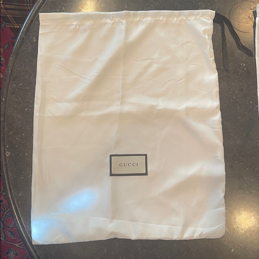 Gucci Cream Dust Bags Set - Picture 2 of 3